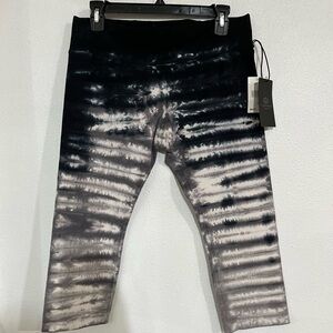 PLMOVEMENT Sz L yoga workout sports  Capri ankle tie-dye black pants